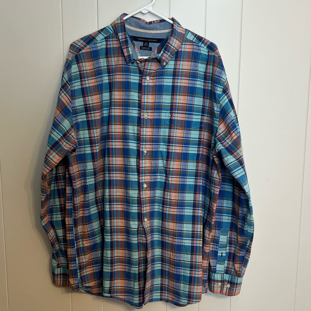 Tommy Hilfiger long sleeve plaid button-down size XL classic fit - Picture 1 of 3